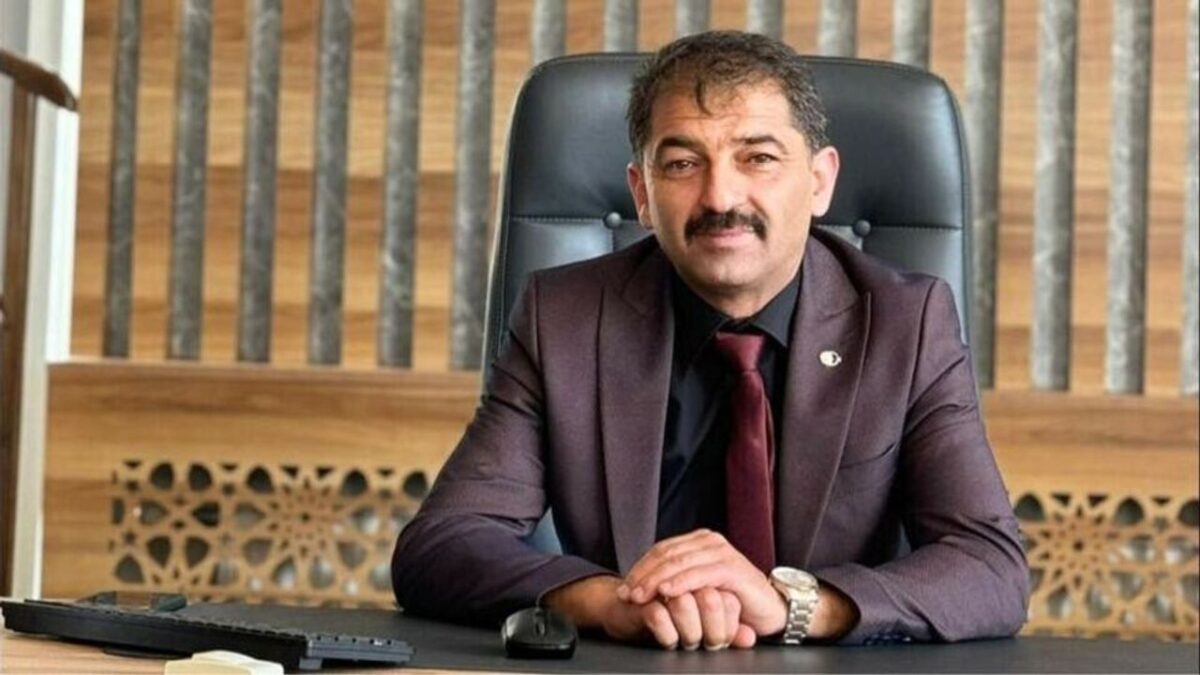 Zabıta memurunu darbettiği iddia edilmişti… Belediye başkanı için hapis istemi! Zabıta memurunu darbettiği iddia edilmişti… Belediye başkanı için hapis istemi!