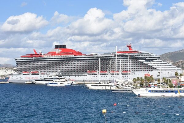 Bodrum’a denizden 2 bin 612 yolcu geldi Bodrum’a denizden 2 bin 612 yolcu geldi