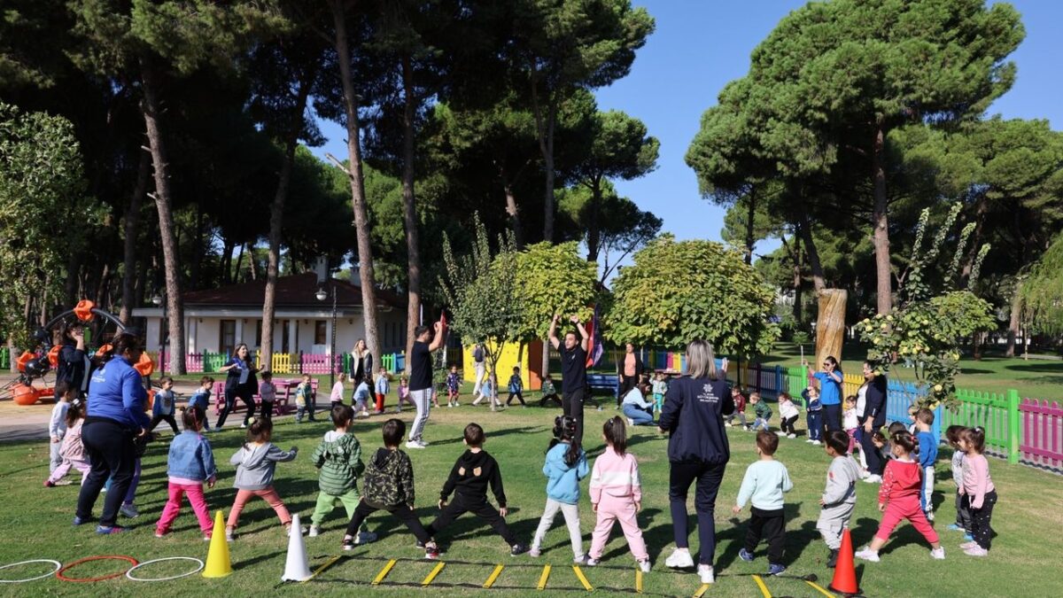 Minik öğrenciler Aydın Büyükşehir Belediyesi ile sporla tanışıyor Minik öğrenciler Aydın Büyükşehir Belediyesi ile sporla tanışıyor