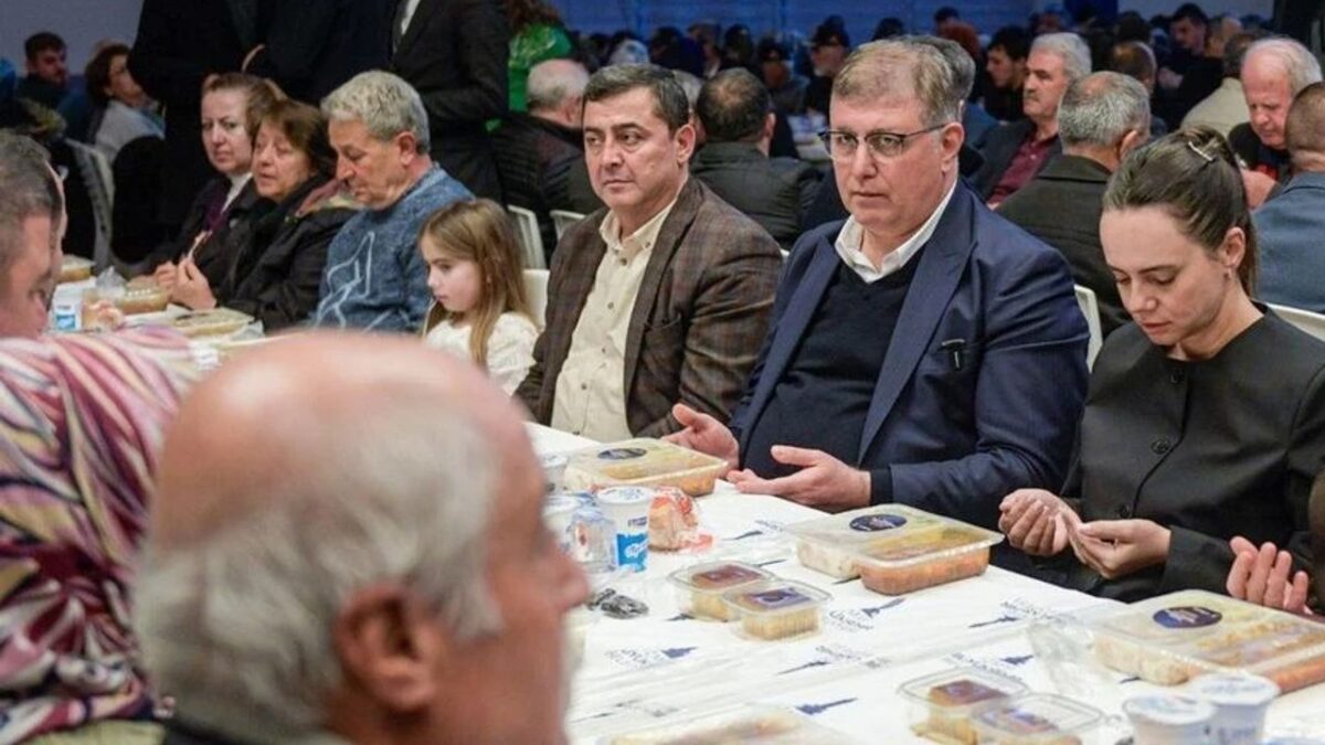 Cemil Tugay, Umre’ye gitti Cemil Tugay, Umre’ye gitti