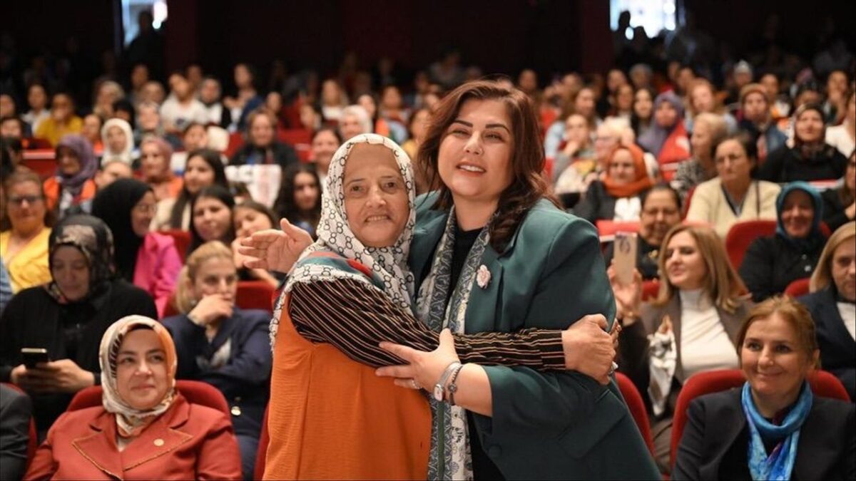 Çerçioğlu AK Partili kadınlara seslendi: Aydın’da tarih yazmaya hazır mısınız? Çerçioğlu AK Partili kadınlara seslendi: Aydın’da tarih yazmaya hazır mısınız?