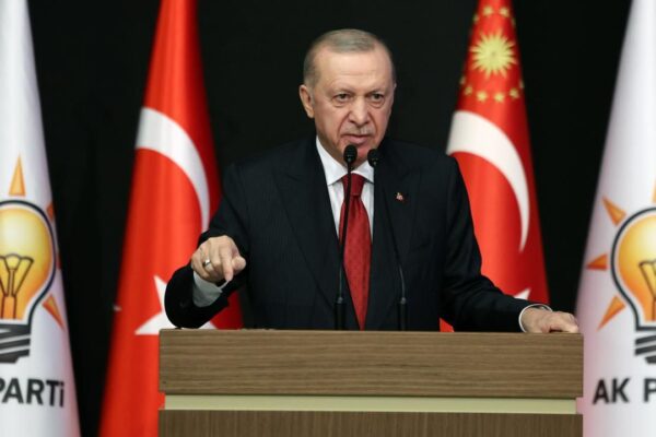 Erdoğan: Mimarimizi yeniden milli üslupla buluştur...