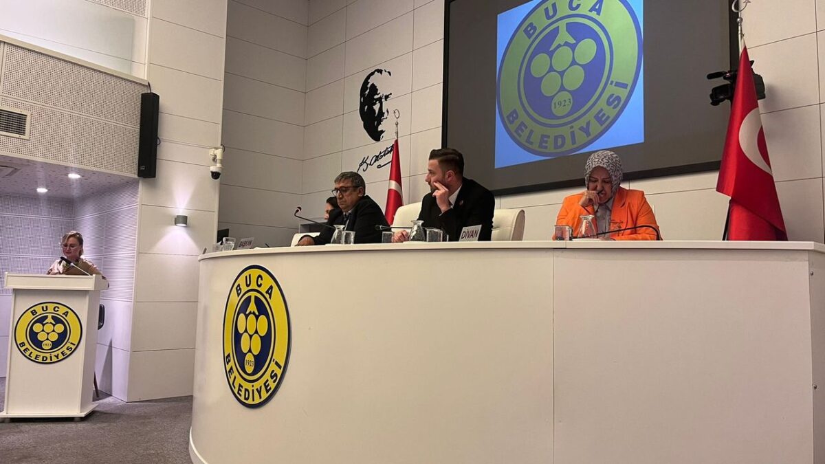 Buca’da gündem satışlar!