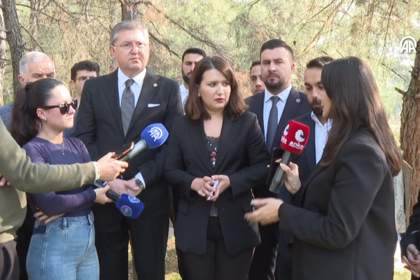 CHP’li Gökçen’den İzmir’de tutuk...