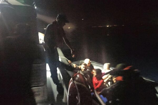 Kuşadası’nda 25 kaçak göçmen yakalandı