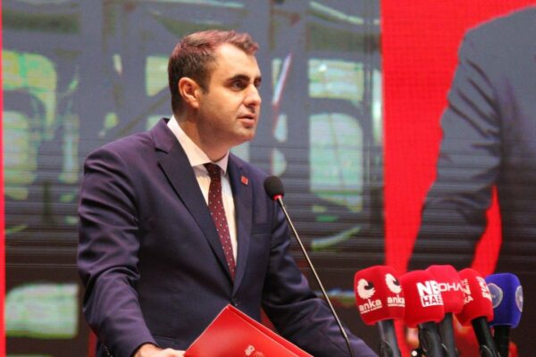 CHP’li Güç’ten İYİ Partili Kırkpınar&#... CHP’li Güç’ten İYİ Partili Kırkpınar&#...