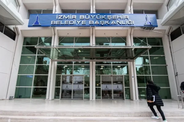 Büyükşehir’de 2 milyarlık borçlanma: Tugay yetki i... Büyükşehir’de 2 milyarlık borçlanma: Tugay yetki i...