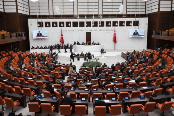 Yeni yasa kapıda: Belediyelerin yetkileri daraltıl... Yeni yasa kapıda: Belediyelerin yetkileri daraltıl...
