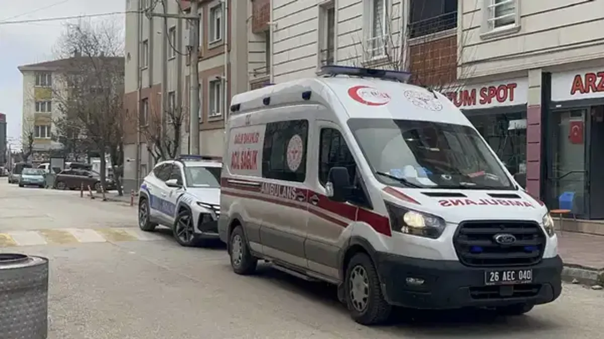 Eskişehir’de korkunç olay… Tartıştığı üvey babasını bıçakladı!