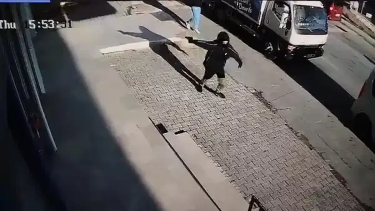 14 yaşındaki çocuk markete ateş açtı!