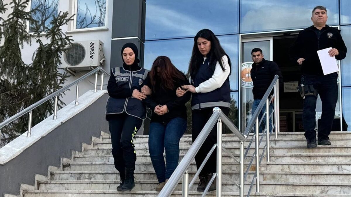 5 günlük bebeğe şiddet uygulayan hemşire tutuklandı 5 günlük bebeğe şiddet uygulayan hemşire tutuklandı