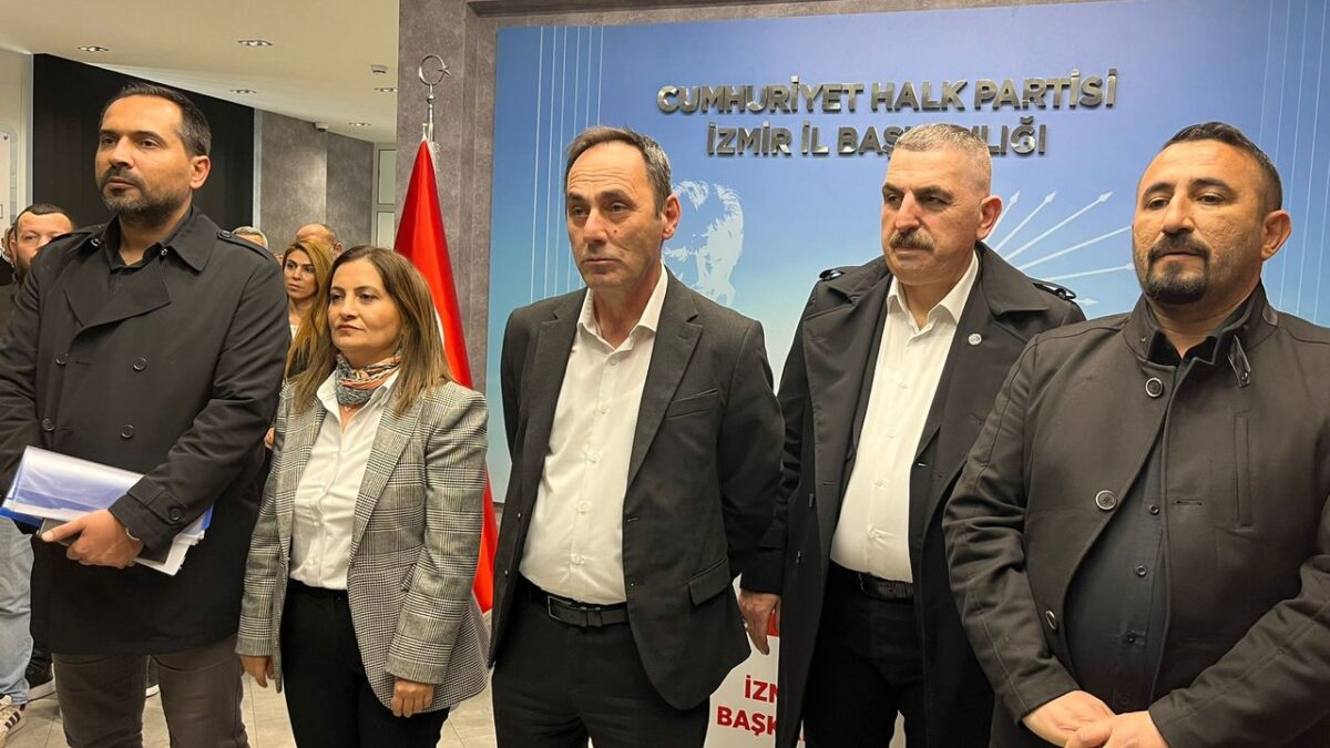 ‘Havuz’ ve ‘ödeme’ krizinde karar… Gözler CHP-Tugay zirvesinde! ‘Havuz’ ve ‘ödeme’ krizinde karar… Gözler CHP-Tugay zirvesinde!