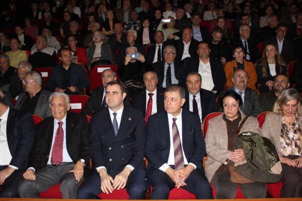 İzmir’de ‘Uğur Mumcu’ anması: Cumhuriy...