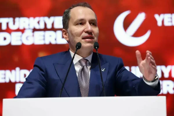 Fatih Erbakan ‘Hedef Türkiye’ dedi, hü... Fatih Erbakan ‘Hedef Türkiye’ dedi, hü...