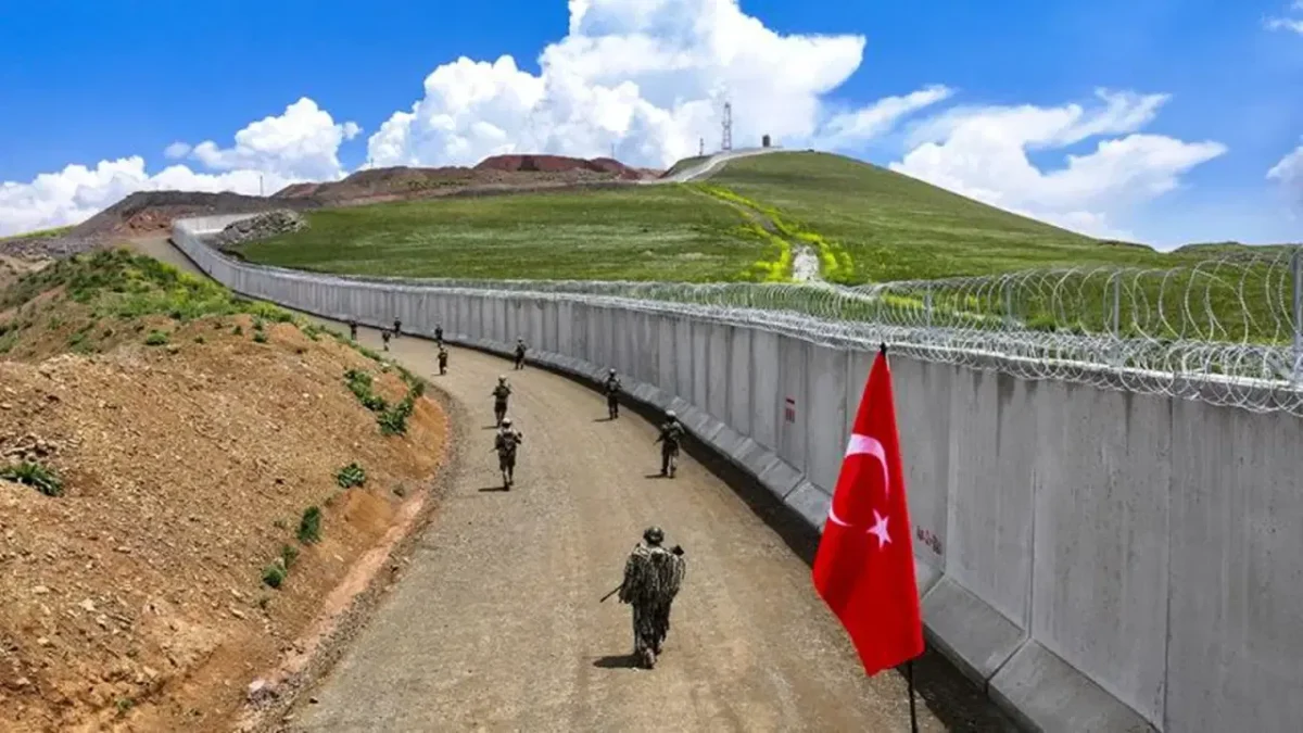 İran’a saldırısı sonrası ‘sınırdan kaçak geçiş’ iddiaları: DMM ‘dezenformasyon’ dedi İran’a saldırısı sonrası ‘sınırdan kaçak geçiş’ iddiaları: DMM ‘dezenformasyon’ dedi