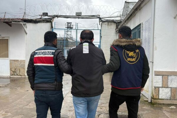 Muğla’daki denetimlerde 35 kişi tutuklandı! Muğla’daki denetimlerde 35 kişi tutuklandı!