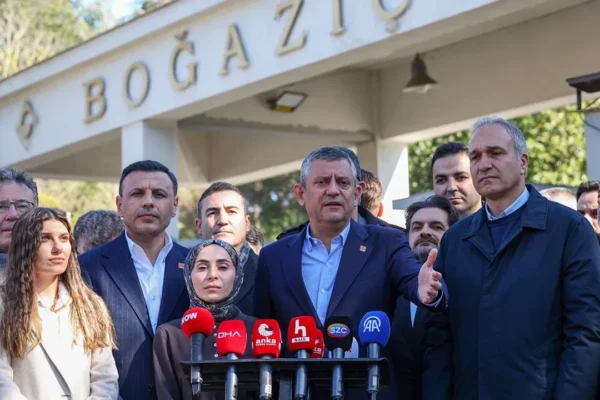 Özgür Özel’den Boğaziçi Üniversitesi’n...