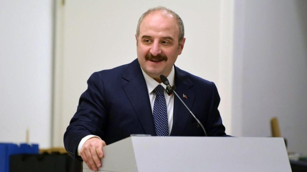 Bakan Varank: Bağımsızlık mücadelemizde yurt dışındaki Türklerin desteği kritik Bakan Varank: Bağımsızlık mücadelemizde yurt dışındaki Türklerin desteği kritik