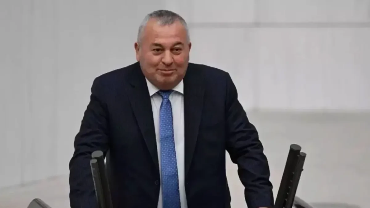 CHP’li Cemal Enginyurt trafik kazası geçirdi! CHP’li Cemal Enginyurt trafik kazası geçirdi!