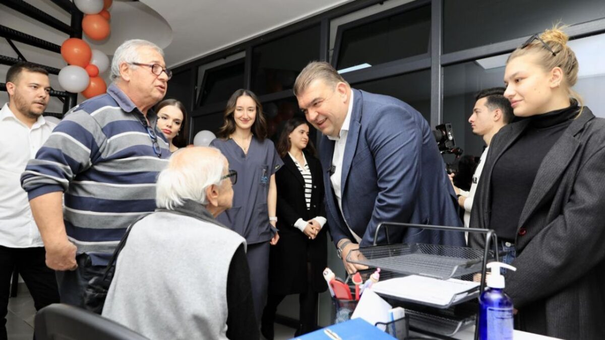 Seferihisar’da emeklilere bayramda yüzde 25 indirim desteği