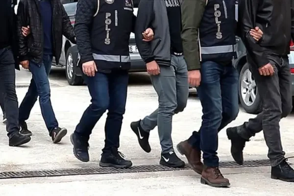 Yasa dışı bahis ve dolandırıcılık operasyonu: 13 ş... Yasa dışı bahis ve dolandırıcılık operasyonu: 13 ş...