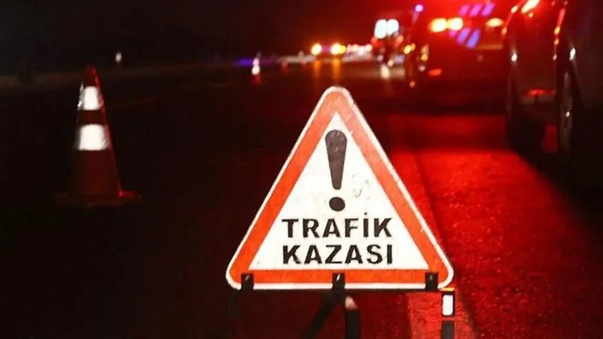 Kamyonet ile motosiklet çarpıştı: Feci kazada bir can kaybı! Kamyonet ile motosiklet çarpıştı: Feci kazada bir can kaybı!