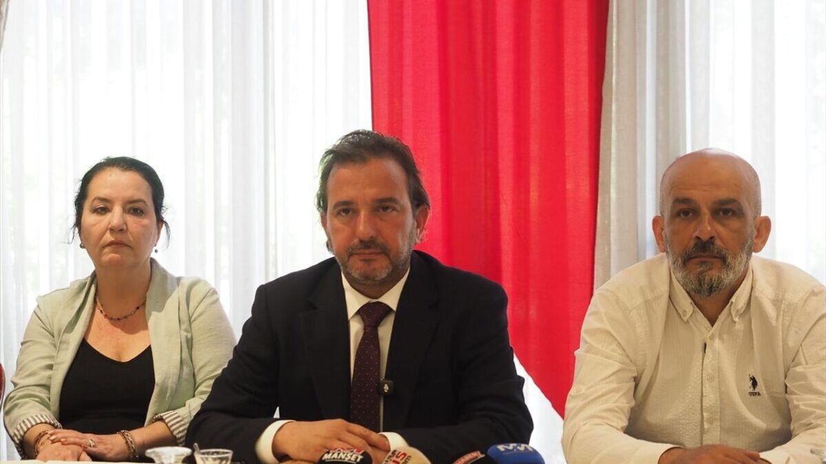 Görevden alınmıştı… Koca, parti üyeliğinden istifa etti! Görevden alınmıştı… Koca, parti üyeliğinden istifa etti!