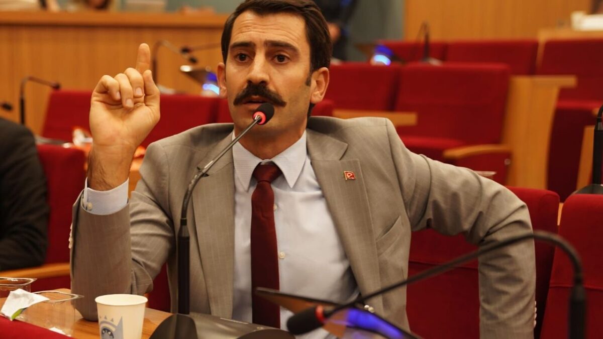 Arıtmadaki işçi ölümü sonrası AK Parti’den soru: Kaçak döküm talimatını kim verdi? Arıtmadaki işçi ölümü sonrası AK Parti’den soru: Kaçak döküm talimatını kim verdi?