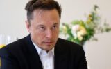 Elon Musk’la fotoğraf çektiren “hayran”, Xiaomi CEO’su çıktı Elon Musk’la fotoğraf çektiren “hayran”, Xiaomi CEO’su çıktı