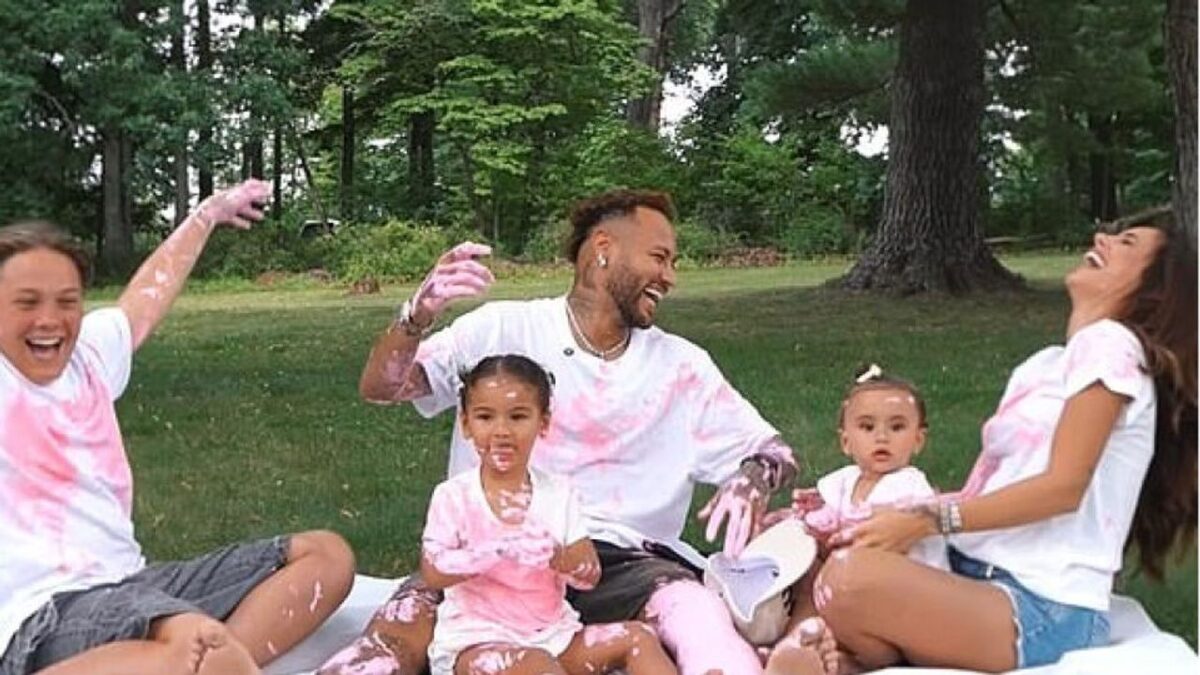 Brezilyalı futbolcu Neymar’dan beşinci çocuk haberi! Brezilyalı futbolcu Neymar’dan beşinci çocuk haberi!
