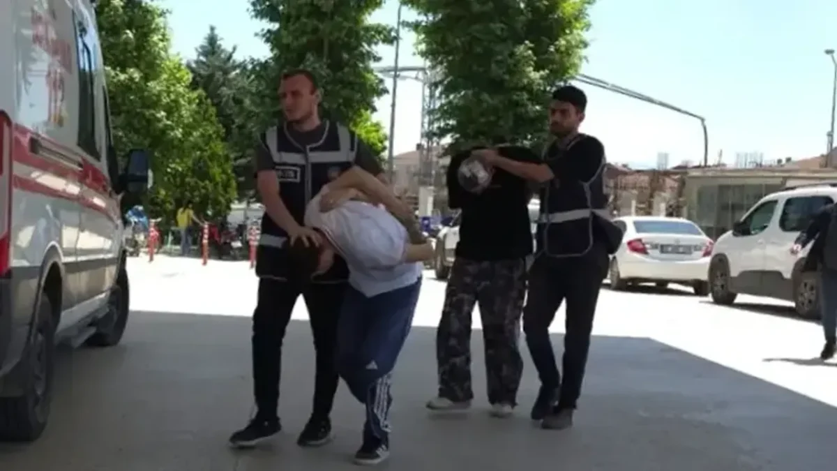 Çocuk parkında 10 kişinin yaraladığı pompalı tüfekli saldırıya 5 gözaltı Çocuk parkında 10 kişinin yaraladığı pompalı tüfekli saldırıya 5 gözaltı