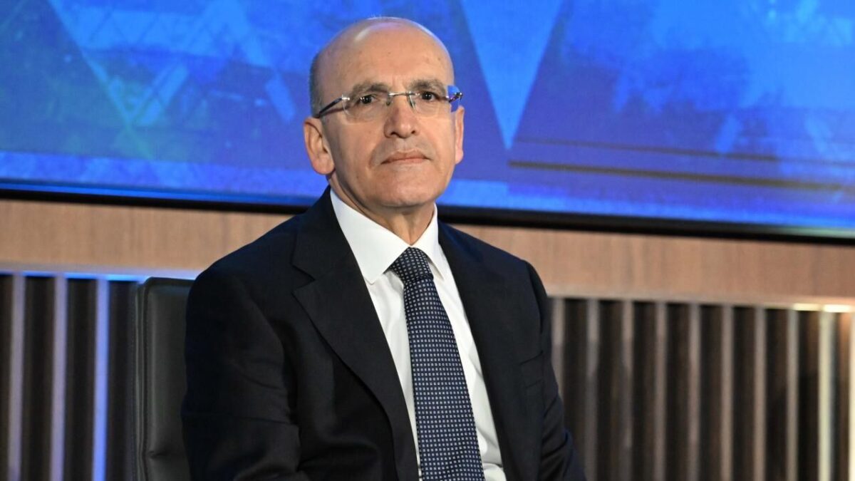 Şimşek: 400 milyon avroluk destekle dönüşüm hızlanacak Şimşek: 400 milyon avroluk destekle dönüşüm hızlanacak