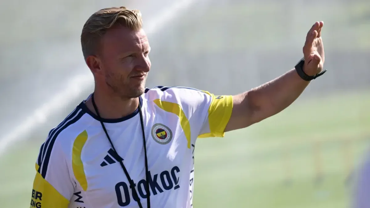 Fenerbahçe’de hazırlıklar sürüyor… Dirk Kuyt’tan transfer açıklaması!