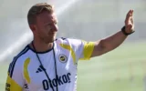 Fenerbahçe’de hazırlıklar sürüyor… Dirk Kuyt’tan transfer açıklaması!