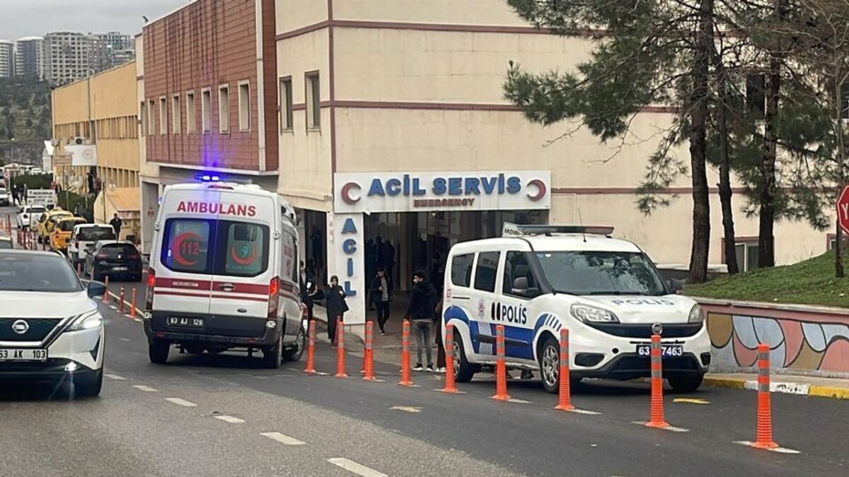 Akrabalar arasında taşlı sopalı kavga: 1 ölü, 3 yaralı Akrabalar arasında taşlı sopalı kavga: 1 ölü, 3 yaralı