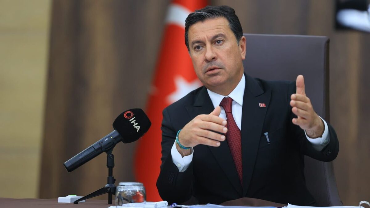 Başkan Aras’tan ‘Veli Ağbaba’ açıklaması: “Herhangi bir akrabalık ilişkisi yok” Başkan Aras’tan ‘Veli Ağbaba’ açıklaması: “Herhangi bir akrabalık ilişkisi yok”