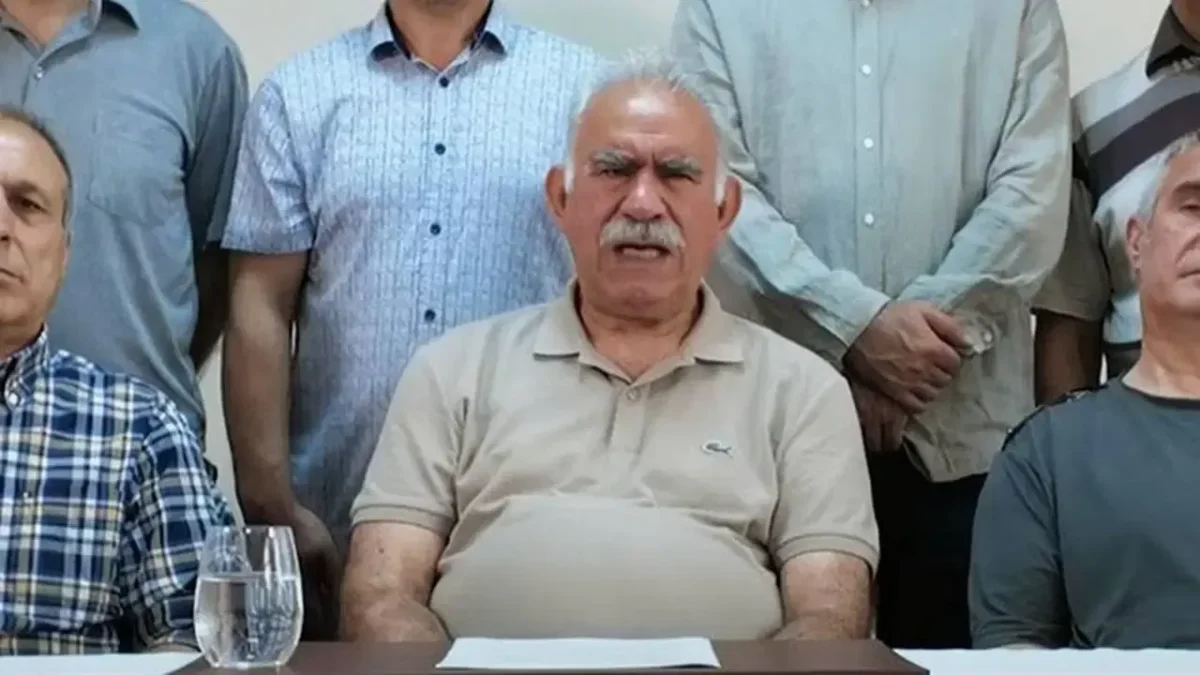 ‘Özgür Özel’e selam yolladı’ denmişti: DEM Parti’den ‘İmralı tutanakları’ iddiasına yanıt! ‘Özgür Özel’e selam yolladı’ denmişti: DEM Parti’den ‘İmralı tutanakları’ iddiasına yanıt!