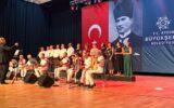 Didim’de Türk Sanat Müziği rüzgarı: ‘Şarkılar Geçidi’ büyük beğeni topladı Didim’de Türk Sanat Müziği rüzgarı: ‘Şarkılar Geçidi’ büyük beğeni topladı