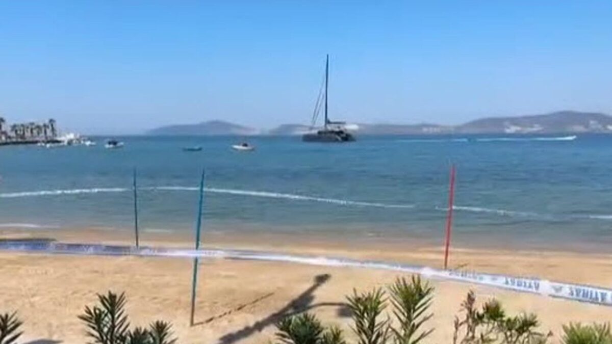 Deniz suyu alarmı: Güllük Halk Plajı kapatıldı Deniz suyu alarmı: Güllük Halk Plajı kapatıldı