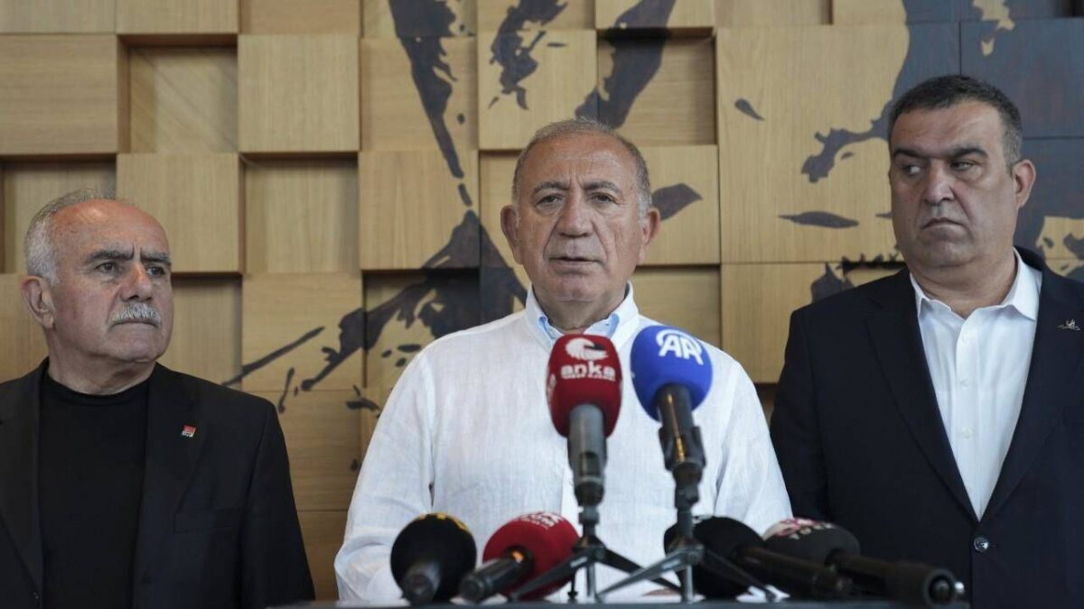 Gürsel Tekin’den ‘figüran’ açıklaması: Belli ki bir hata olmuş