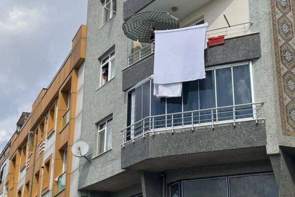 Balkon temizliği ölümle sonuçlandı