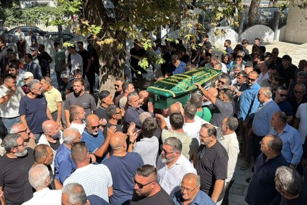 Kıyıda ölü bulunan iş insanı Rıza Muslu toprağa ve... Kıyıda ölü bulunan iş insanı Rıza Muslu toprağa ve...