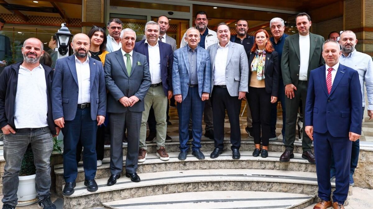 Dutlulu, Evrenos sanayicileriyle buluştu: Projemiz hazır Dutlulu, Evrenos sanayicileriyle buluştu: Projemiz hazır