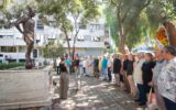 Konak’ta vefa dolu buluşma: Metin Oktay heykeli ön...