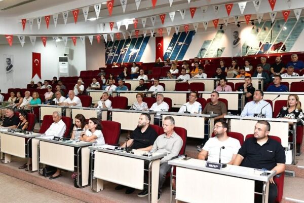 Çiğli’de meclis üyelerinden ‘AK Parti&... Çiğli’de meclis üyelerinden ‘AK Parti&...