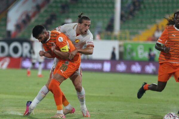 Cemal Korkmaz yazdı… Göztepe galibiyete hasr...