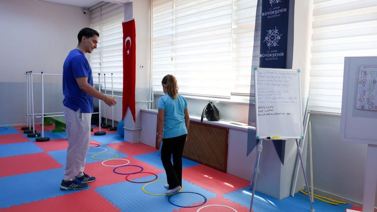 Başkan Çerçioğlu’ndan eğitime büyük destek: Disleksi Merkezi’nde dersler devam ediyor
