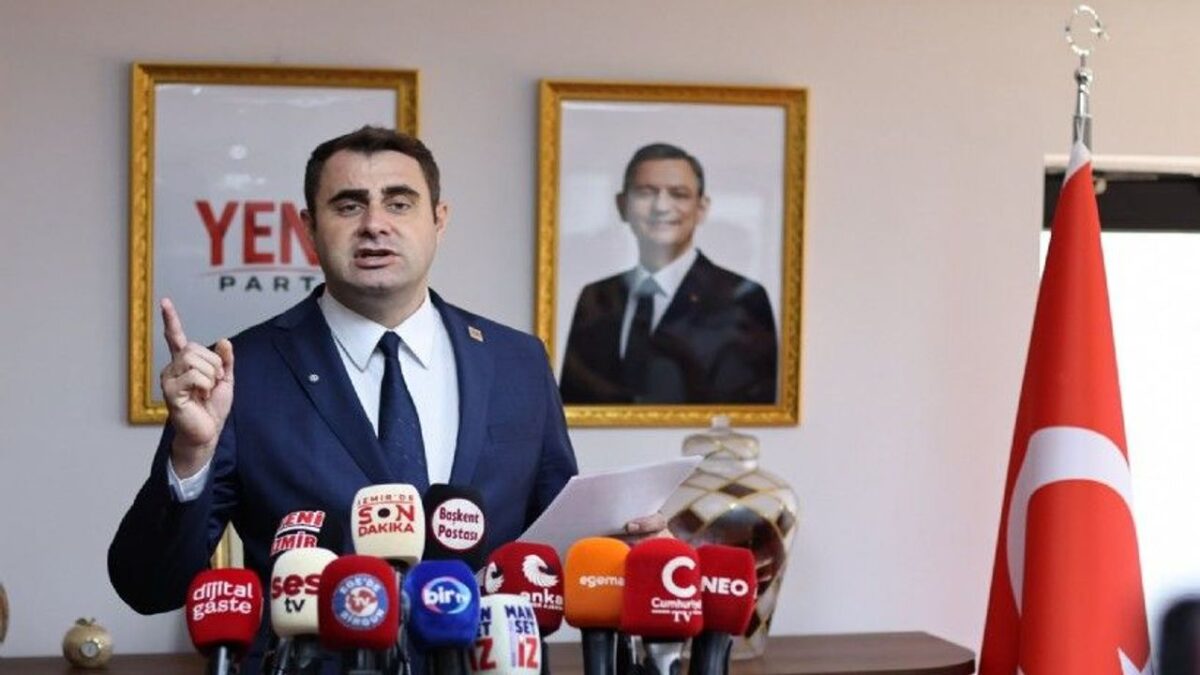 Güç’ten üstü kapalı ön seçim göndermesi: Milletimiz ‘genç’ insanları istiyor! Güç’ten üstü kapalı ön seçim göndermesi: Milletimiz ‘genç’ insanları istiyor!